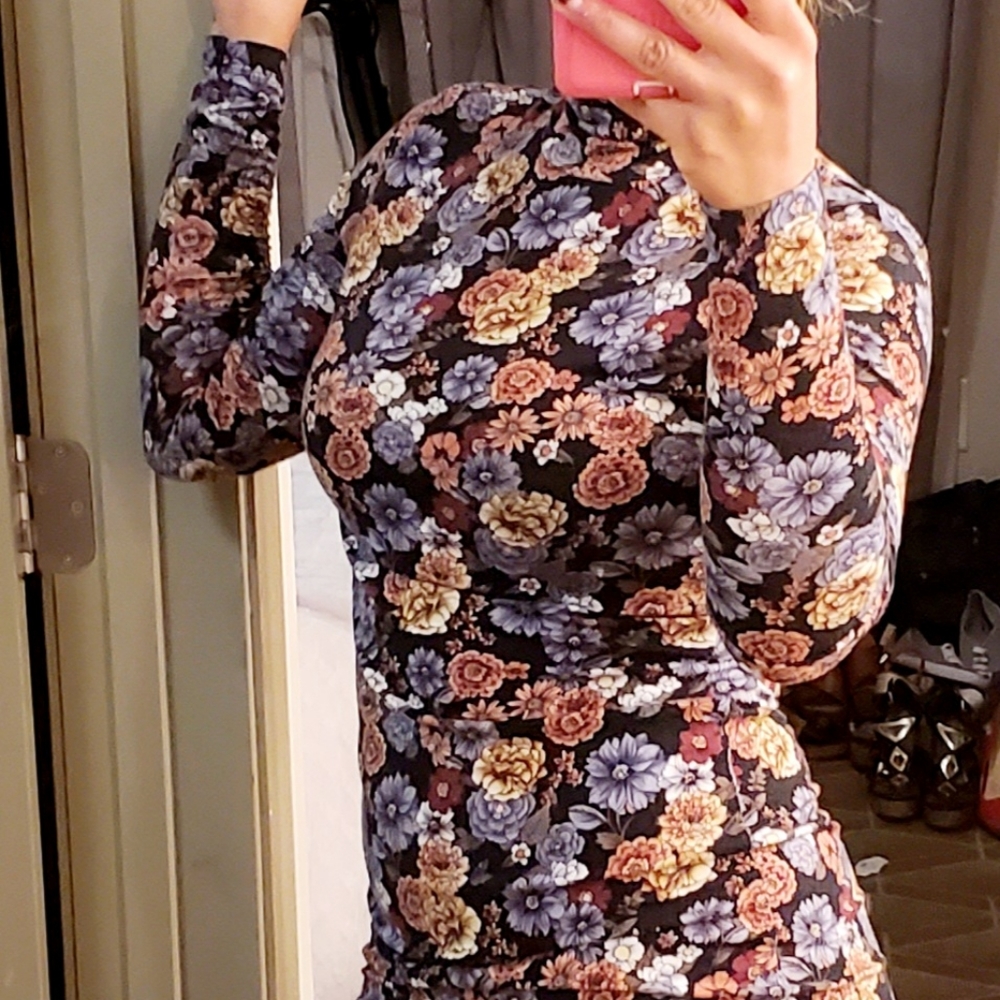 Dress - Picture 5 of 9